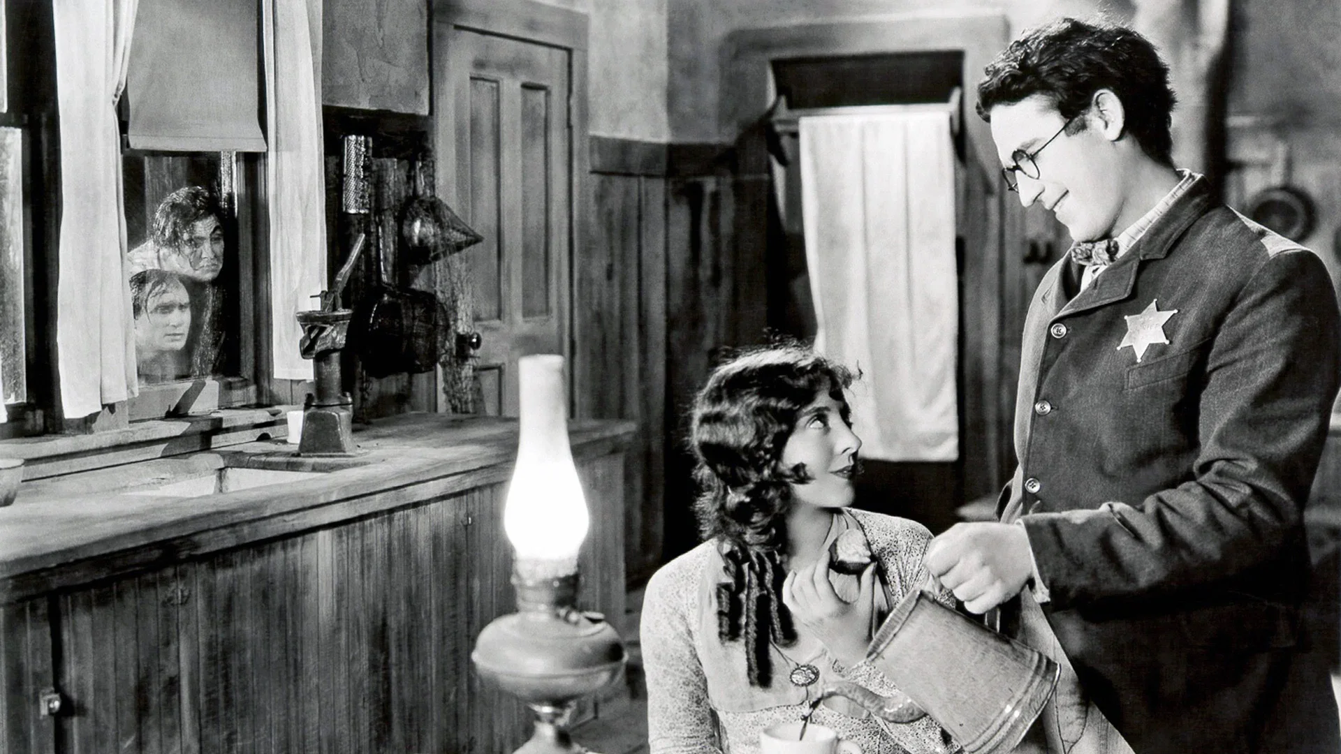 تصویر زمینه برادر کوچک