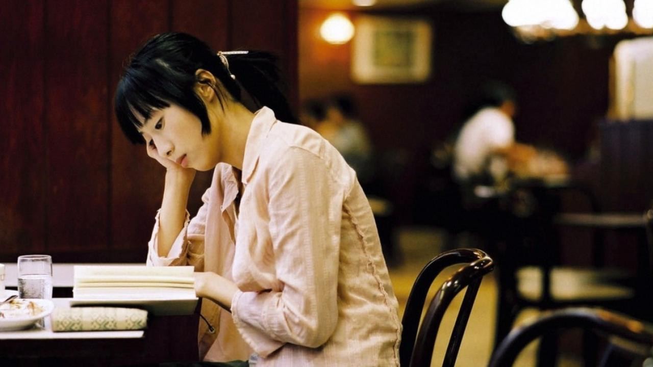تصویر زمینه دانلود فیلم Café Lumière 2003