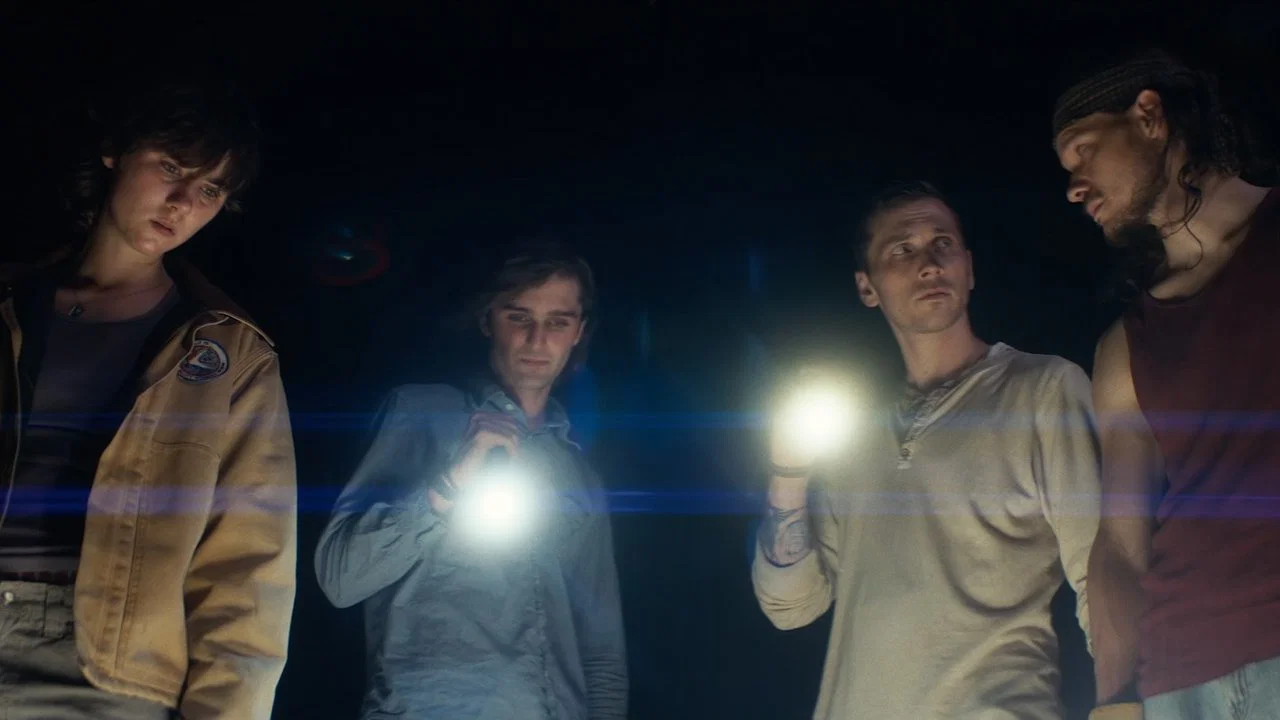 تصویر زمینه دانلود فیلم Falling Stars 2023