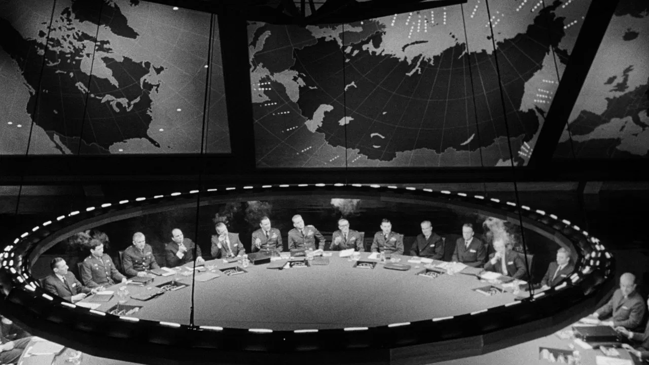 تصویر زمینه دانلود فیلم Dr. Strangelove or: How I Learned to Stop Worrying and Love the Bomb 1964 با دوبله فارسی