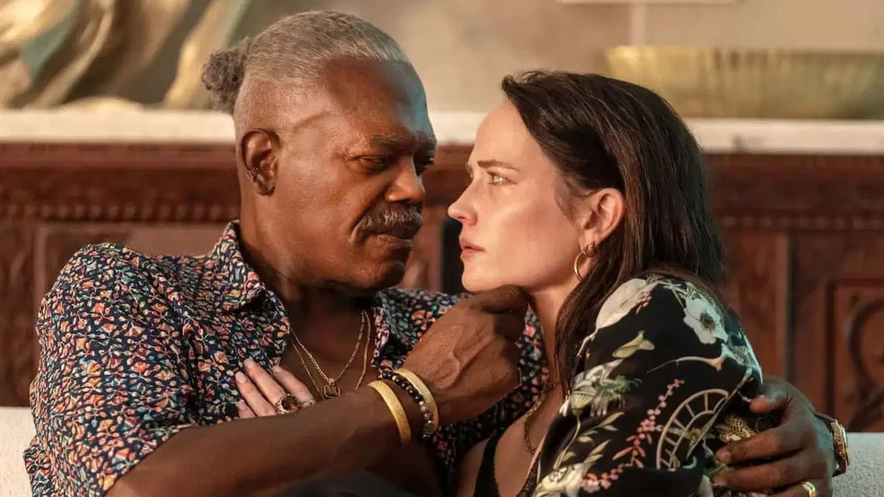 تصویر زمینه فقط نقش مرده را بازی کن