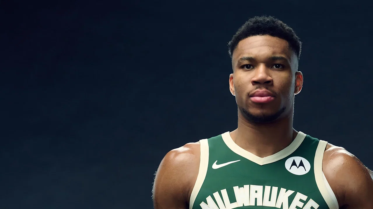 تصویر زمینه دانلود فیلم Giannis: The Marvelous Journey 2024