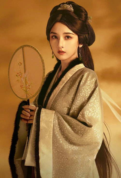پوستر The Prisoner of Beauty